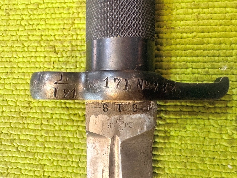 4331 (8)