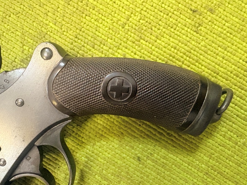 4933 (3)