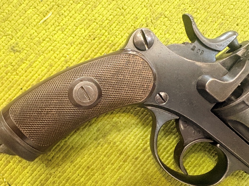 4933 (7)