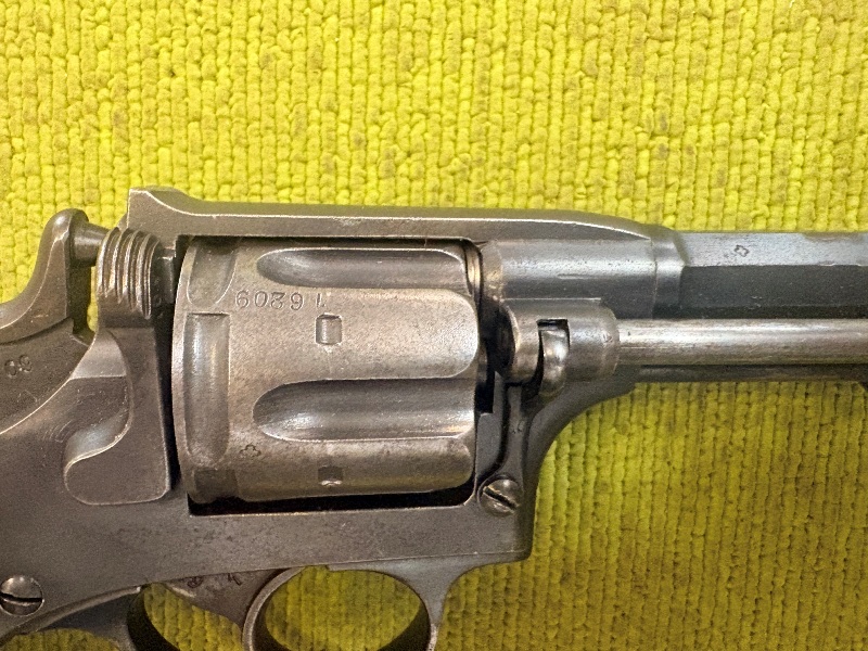 4933 (9)