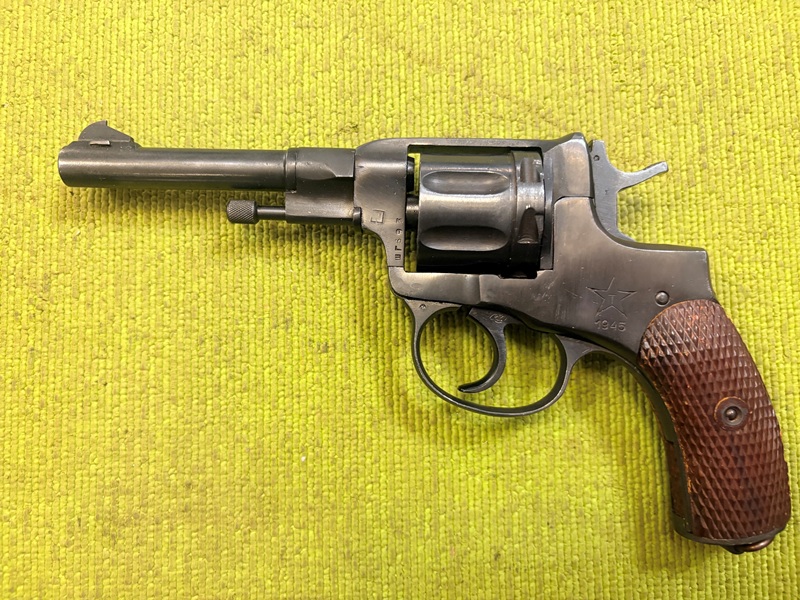 4935 (8)