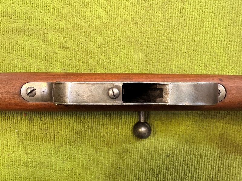4942 (9)